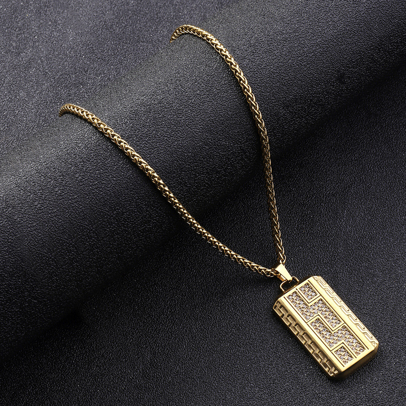 Transfronterizo caliente suministro de acero inoxidable personalidad Luz de lujo joyería de lujo Diamante de oro titanio colgante de acero collar fabricante