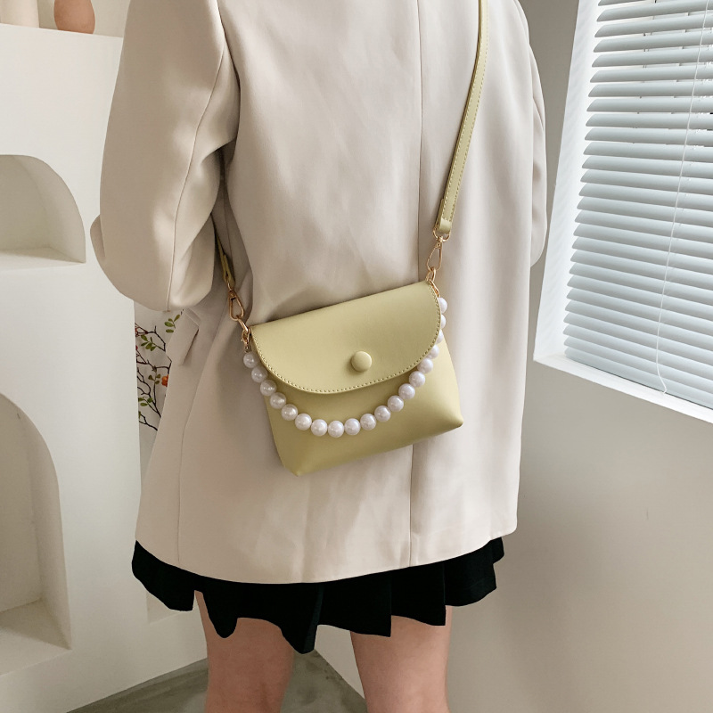 Fashion Pearl Chain Shoulder Messenger Portable Small Square Bag display picture 2