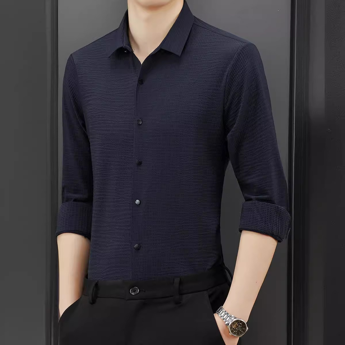 Encuentra una fábrica exclusiva de camisas personalizadas para hombres primavera y verano de alta calidad 2024 camisa anti-escaldado simple estilo de negocios