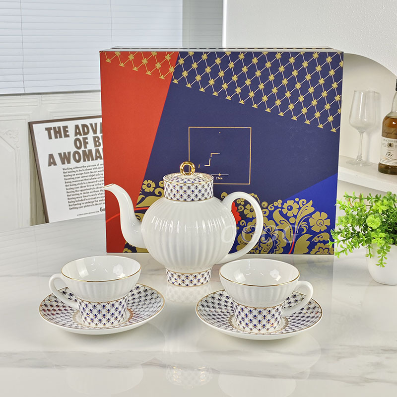 Classic White Cobalt Blue Garland Bone China Classy Exquisite Coffee Cup and Saucer Afternoon Tea Tea Set Teapot Set Gift Wholesale