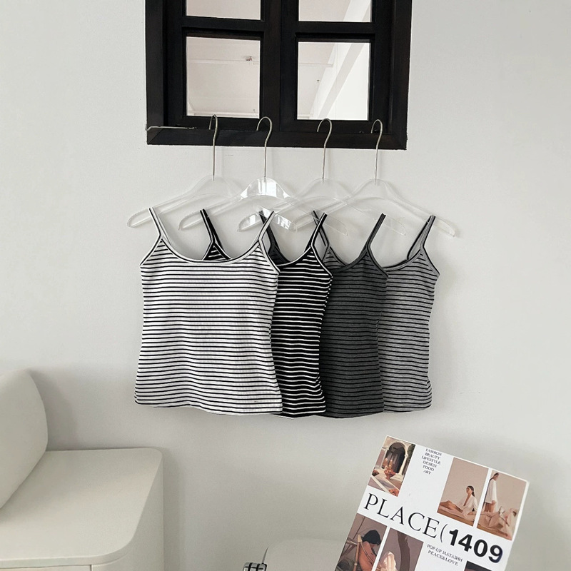 Korean-Style Striped Camisole for Women with Built-In Chest Pads, Suitable for Layering or Wearing Alone, Sexy and Pure Desire Style, Sleeveless Backless Top