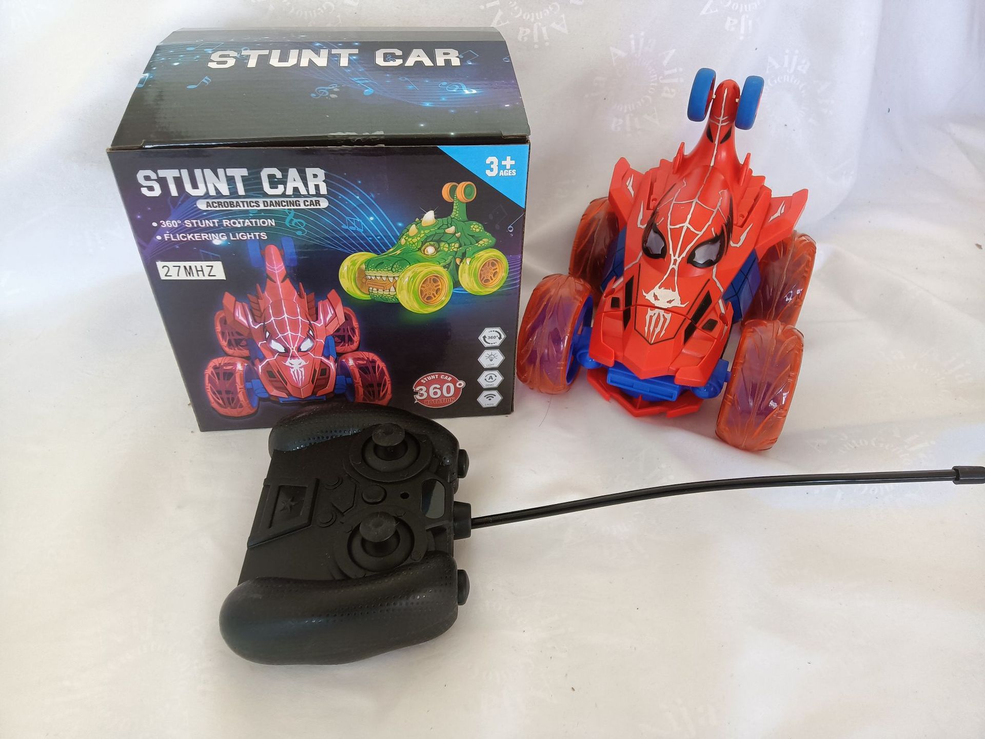 Fábrica personalizada cross-border 2.4G dibujos animados dinosaurios coche de control remoto temu araña competitiva unicornio acrobacias camión volcado