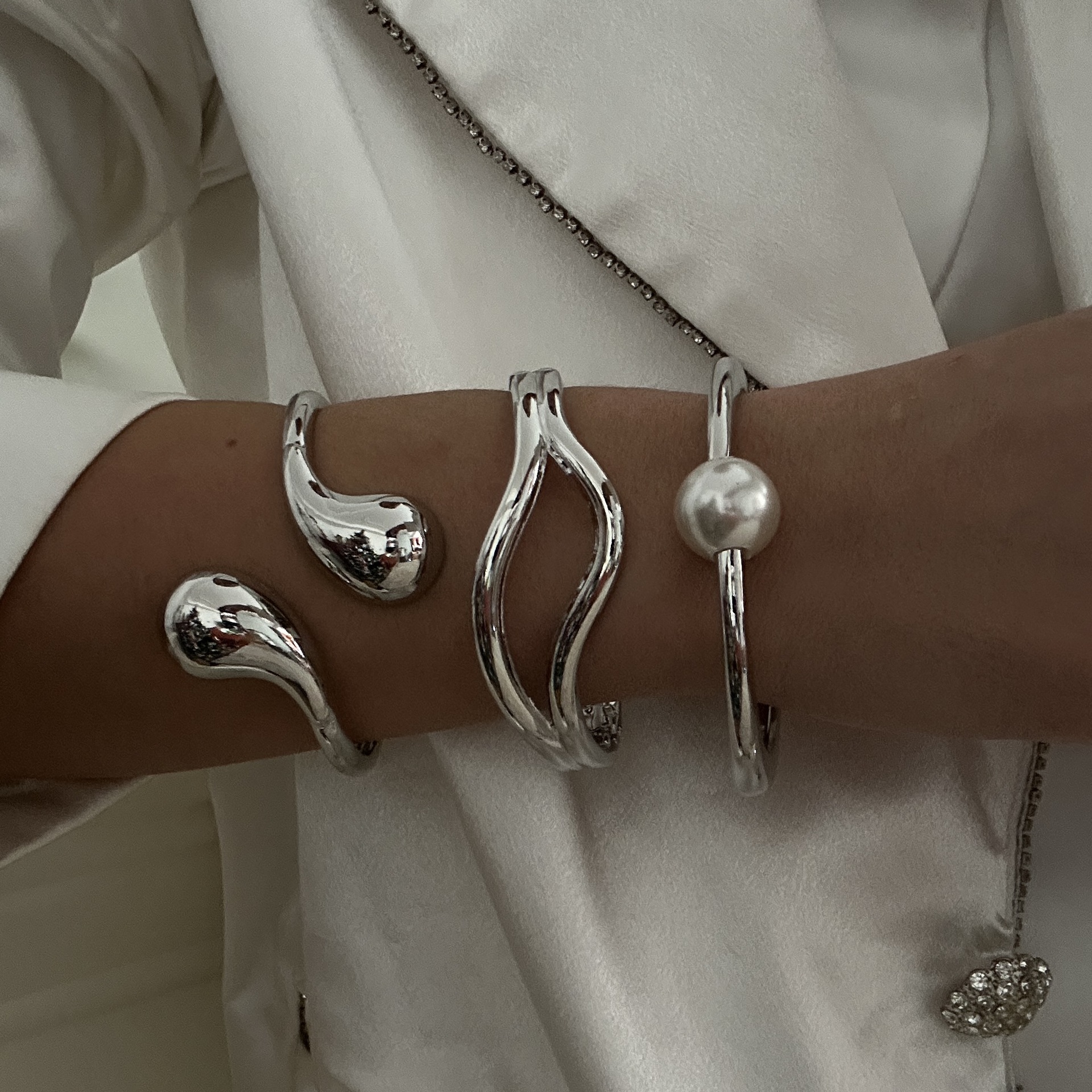 47g Weight Bangle Classification Alloy Chain Material 1 Piece Quantity Daily, Date Occasion Alloy Material Geometric Pattern Women's Gender Plating Design Simple Style, Classic Style Style Simple Style Classic Style Geometric Alloy Bangles Wholesale 13
