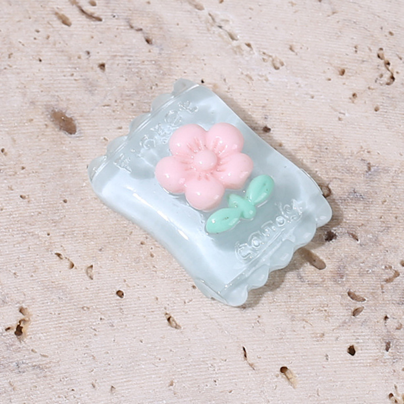 Directo de fábrica de fresa caramelo resina DIY horquilla cabeza cuerda teléfono móvil accesorios cáscara orejas grandes perro crema pegamento al por mayor