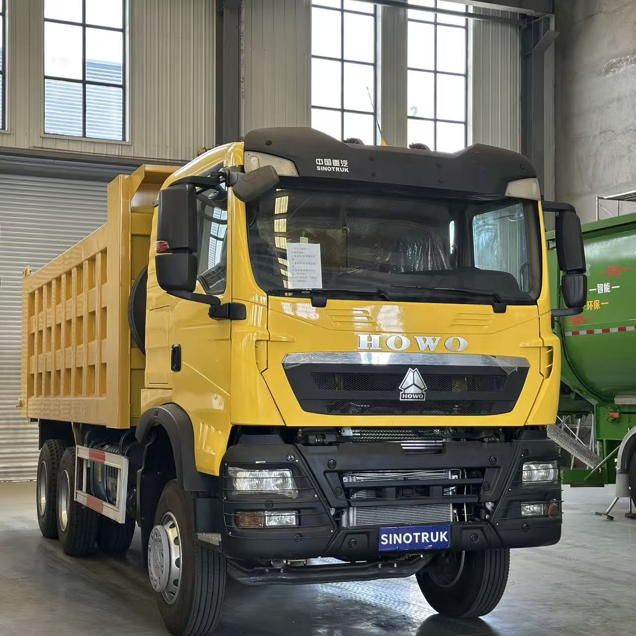 Exported Used Howo Tx 8-Wheel 371-Horsepower Engineering Dump Truck with Large Box, Right-Hand Drive