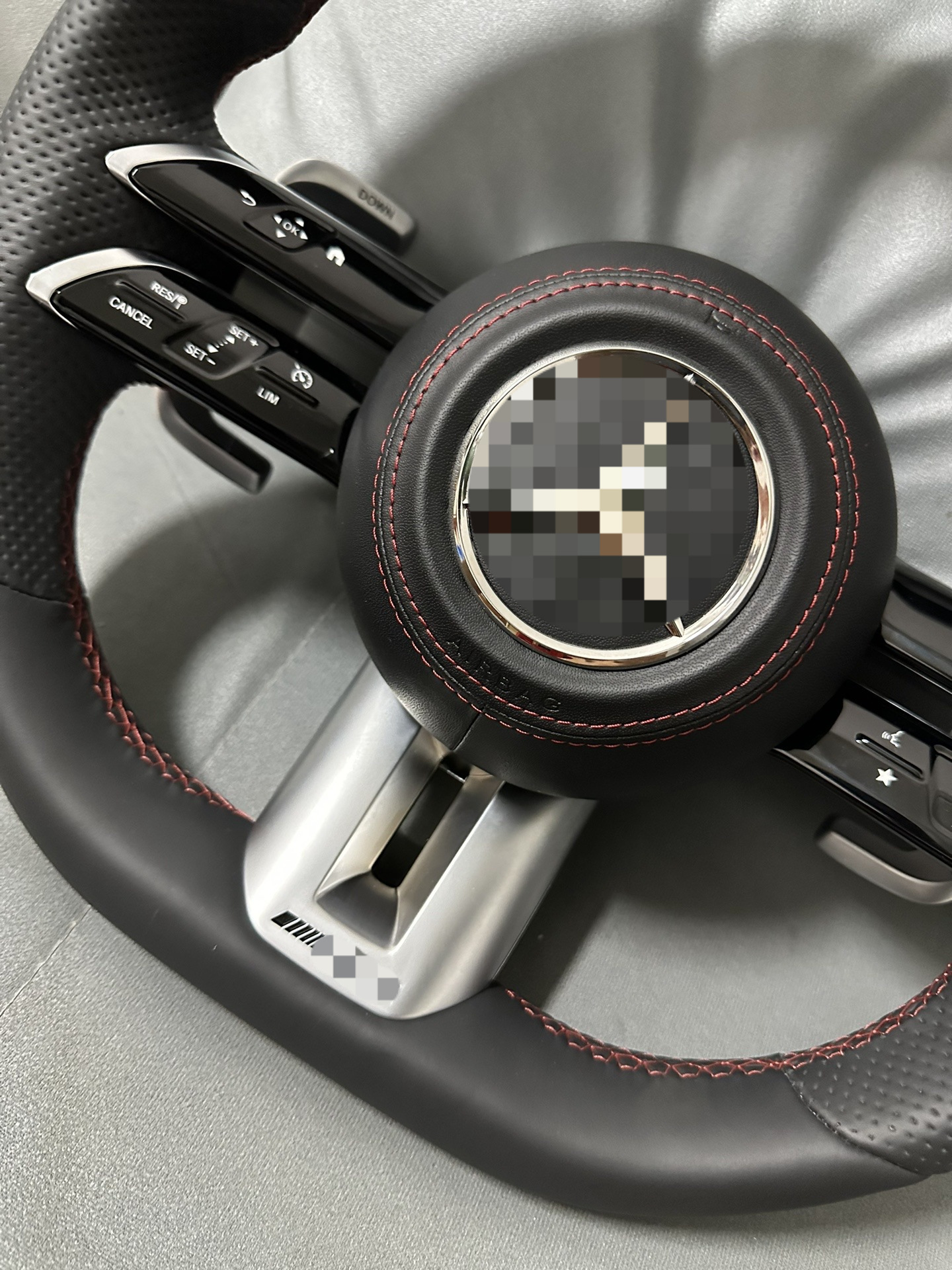 Suitable for Mercedes-Benz AMG carbon fiber steering wheel modification with cowhide, Mercedes-Benz Dragonfly model, can be upgraded and includes nationwide installation