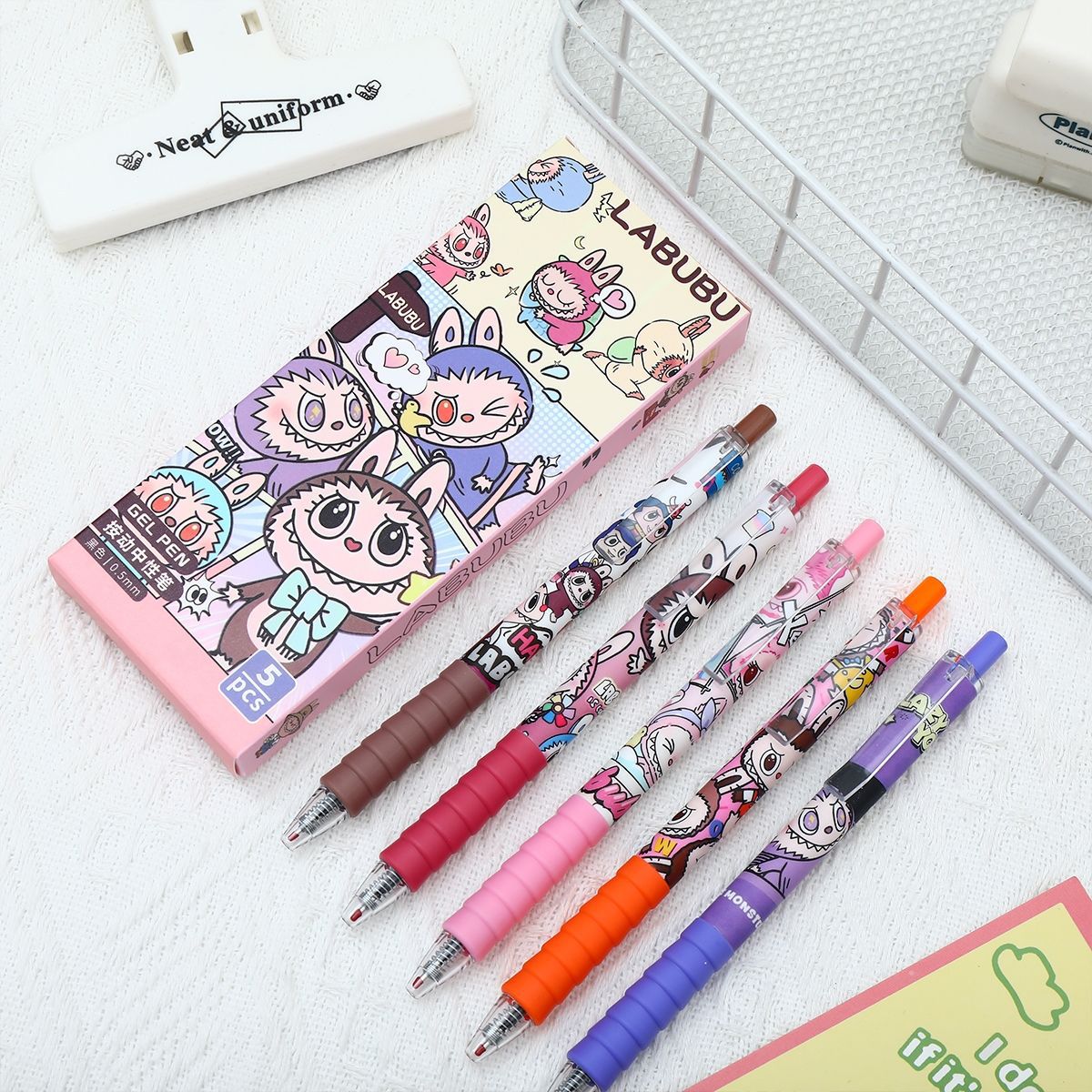 New Cute Labubu Retractable Gel Pen, High Aesthetic Value, Black Quick-Drying Ink, 0.5mm Pen for Students' Practice Questions, Stationery
