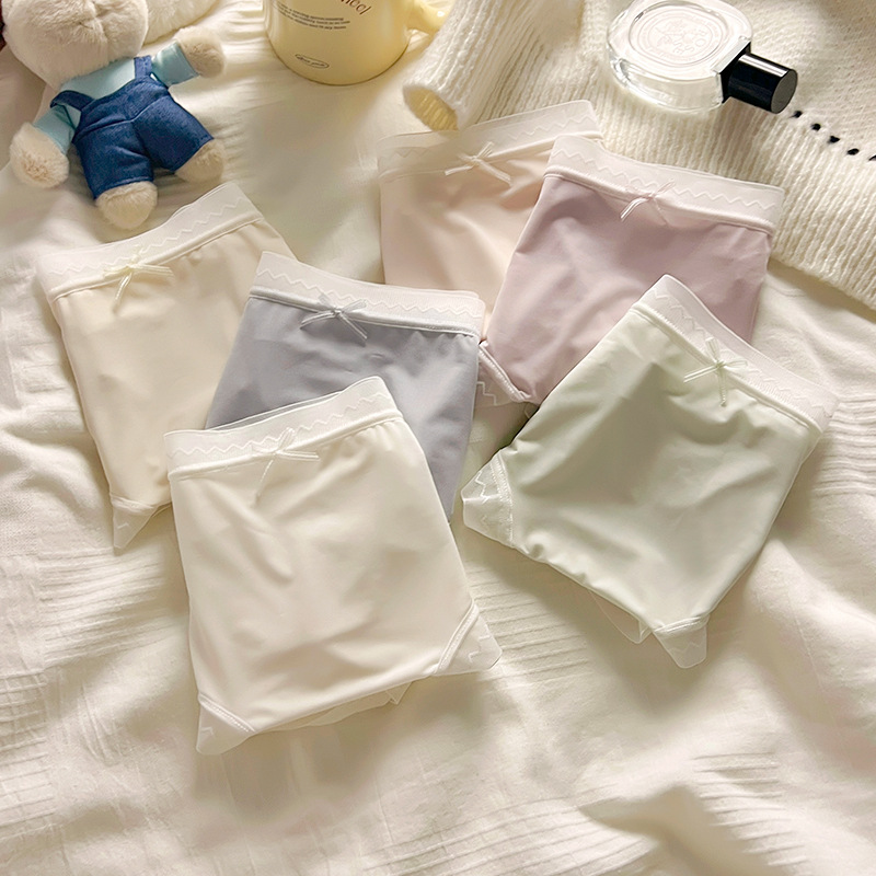 Xia Nan Women's Nude Ice Silk Seamless Mulberry Silk Antibacterial Crotch Plaid Skin Friendly Breathable Girls Briefs Wholesale