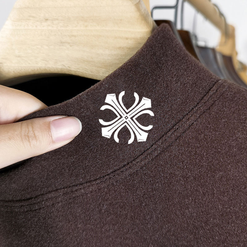 De terciopelo de media cuello alto de manga larga Camiseta de los hombres de Primavera y Otoño 2023 nuevo suéter interior impreso Top bottoming camisa de los hombres