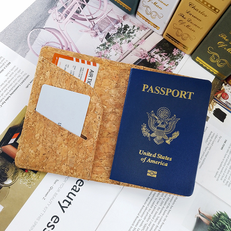 Cork Passport Holder and Luggage Tag Set (Cortecho Pasaporte y Etiqueta de Equipaje)