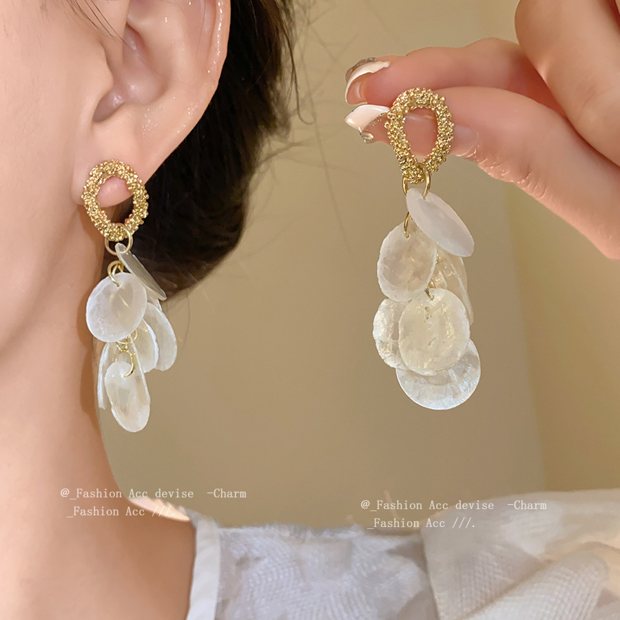 Geometric sophisticated elegant fashionable design earrings