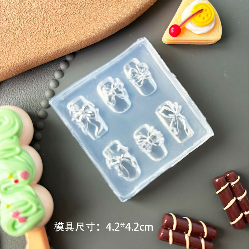 Venta caliente transfronteriza molde de manicura de alta transparencia animal de dibujos animados oso bowknot ramo DIY modelo de manicura en relieve tridimensional