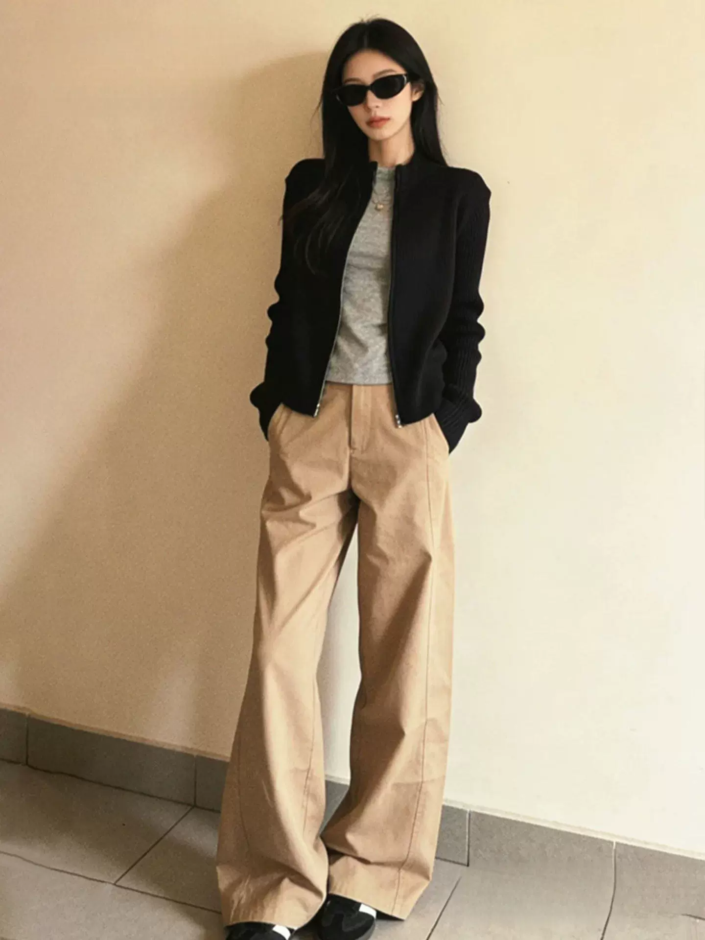 美式卡其色高腰阔腿牛仔裤女2026年春季新款宽松显瘦垂感弯刀裤子