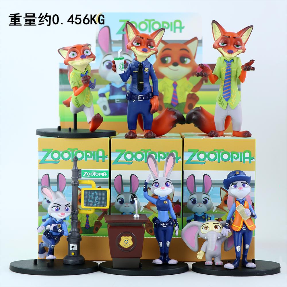 서 있는 동물 피규어 세트