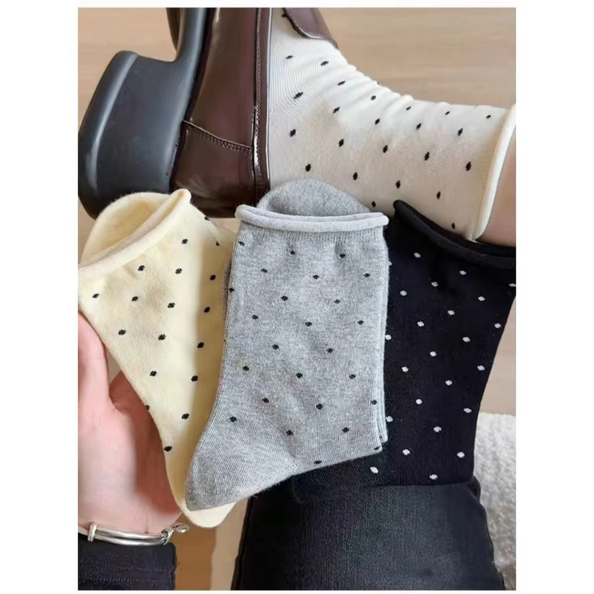 ����Ů����Ų���ins�����ߵ����Ͳ��ѧ����ϵ���Լ�Լ��