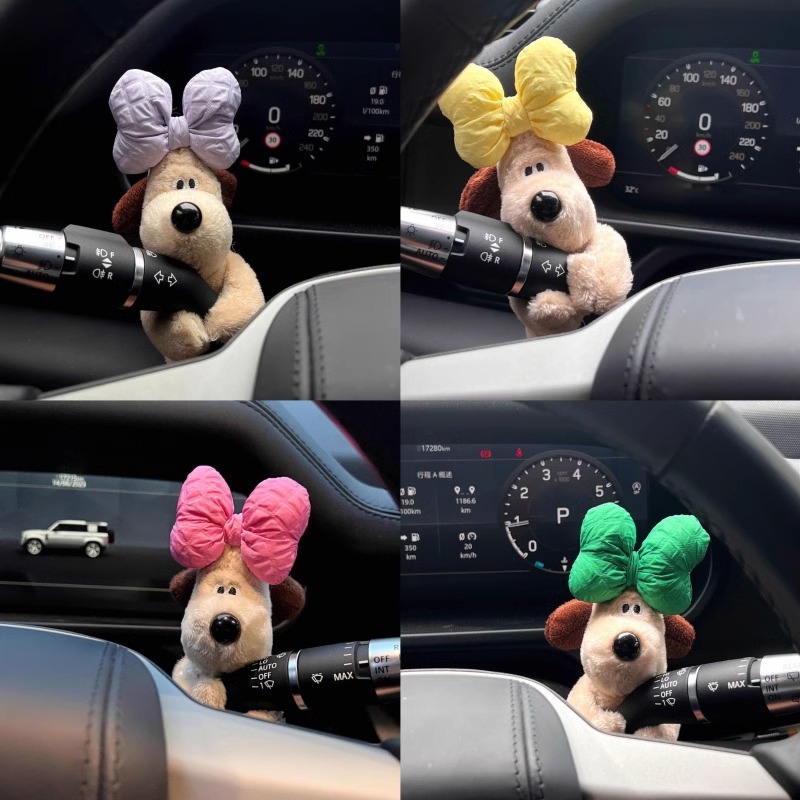 Adornos pequeños para automóvil, lindo perro reparador, muñeco de peluche para mujer, tapón interior de automóvil de alta calidad, decoración, limpiaparabrisas rojo neto