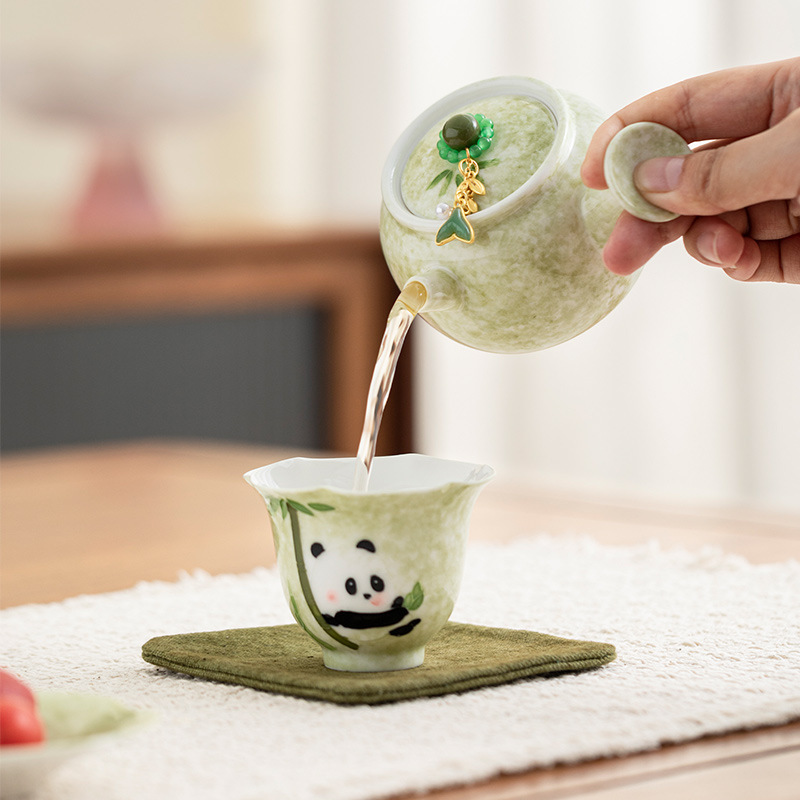 釉下彩手绘熊猫陶瓷茶壶高档奢华家用泡茶壶球孔过滤防烫侧把壶|undefined