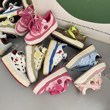 粉色草莓鞋子女ins潮2024春季软妹可爱帆布鞋小白鞋休闲板鞋5035