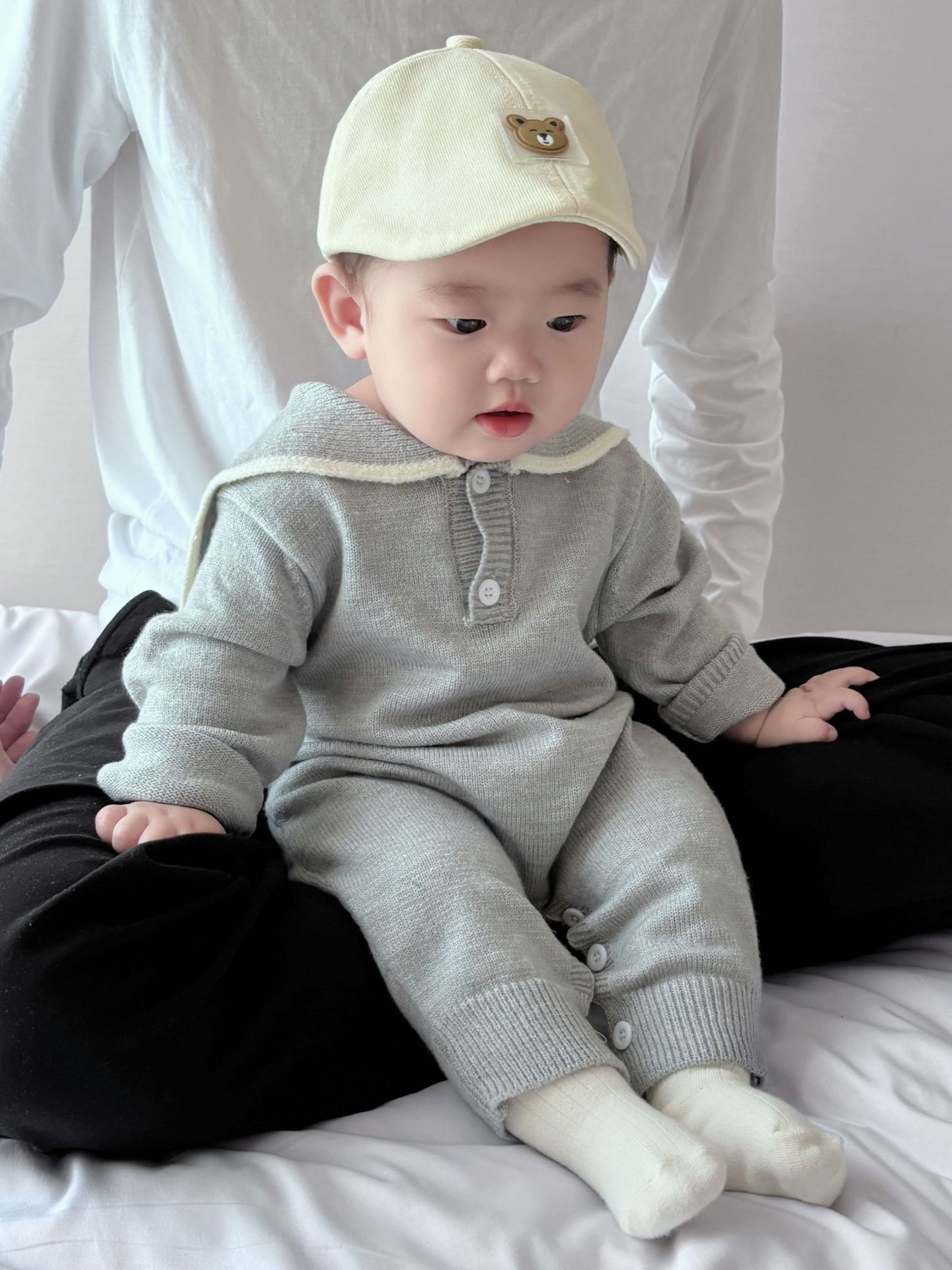 ベビー服 2025 春と秋の新スタイル新生児ネイビーカラーセーターロンパースニットスタイル外出ワンピースハーレム