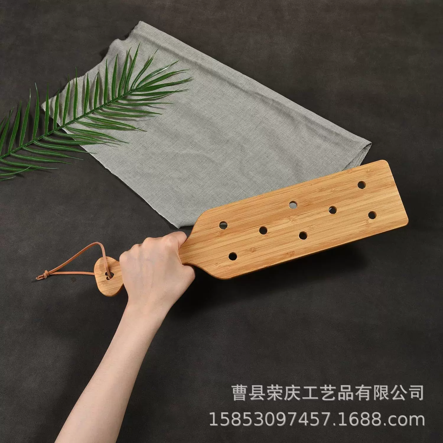 sm调情刑具爱心镂空竹板拍打屁股惩罚拍子成人情趣另类管教戒尺SP