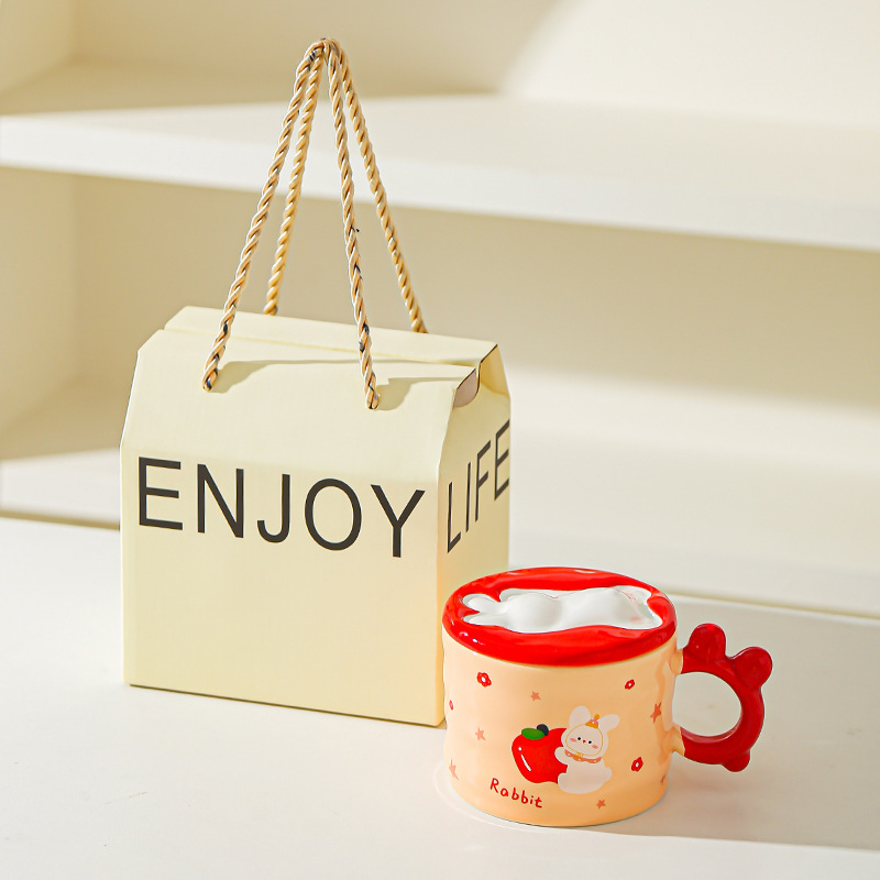 Conejo de dibujos animados con tazas de cerámica con tapa para niñas tazas de marca resistentes a altas temperaturas lindas tazas de agua creativas tazas de oficina pequeñas tazas de regalo