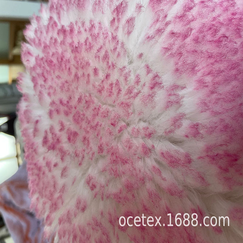 厂家直供澳羊毛时尚大衣面料粉色人造仿羊皮地毯地垫面料玩具面料