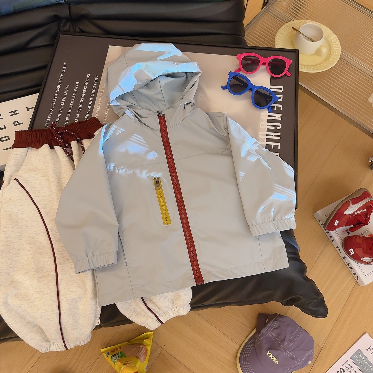 Niños nuevos chaquetas de vestir 2026 primavera nuevo chaquetas deportivas encapuchadas al aire libre image 3