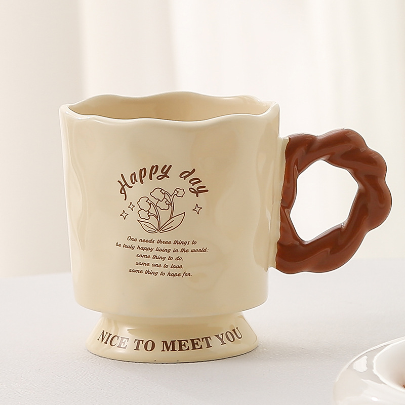 Taza de cerámica de estilo crema Taza de regalo de mano Taza de agua de oficina creativa Taza de café Mujer de alto valor