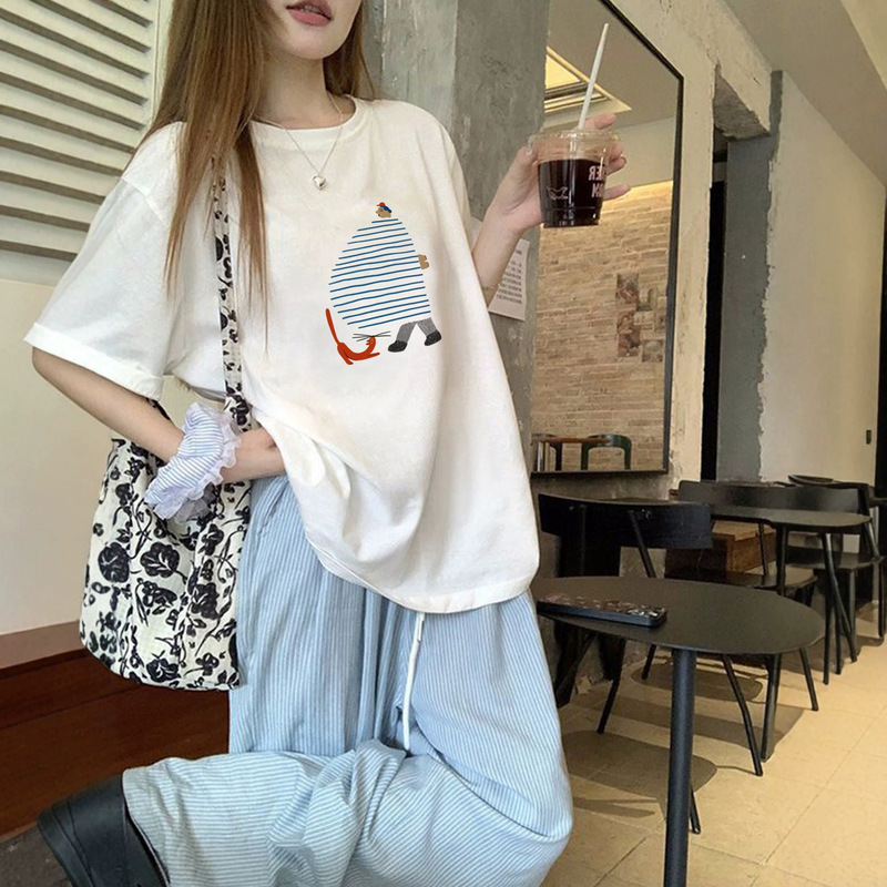 Trendy white pure cotton short-sleeve t-shirt for women, summer 2026 new hot style, super stylish design, loose fit half-sleeve top Trendy white pure cotton short-sleeve t-shirt for women, summer 2026 new hot style, super stylish design, loose fit half-sleeve top