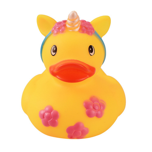 Taking a bath and playing in the water, the little yellow duck pinches and screams, the little duck toy swimming pool bathroom colorful duck milk tea shop small gift