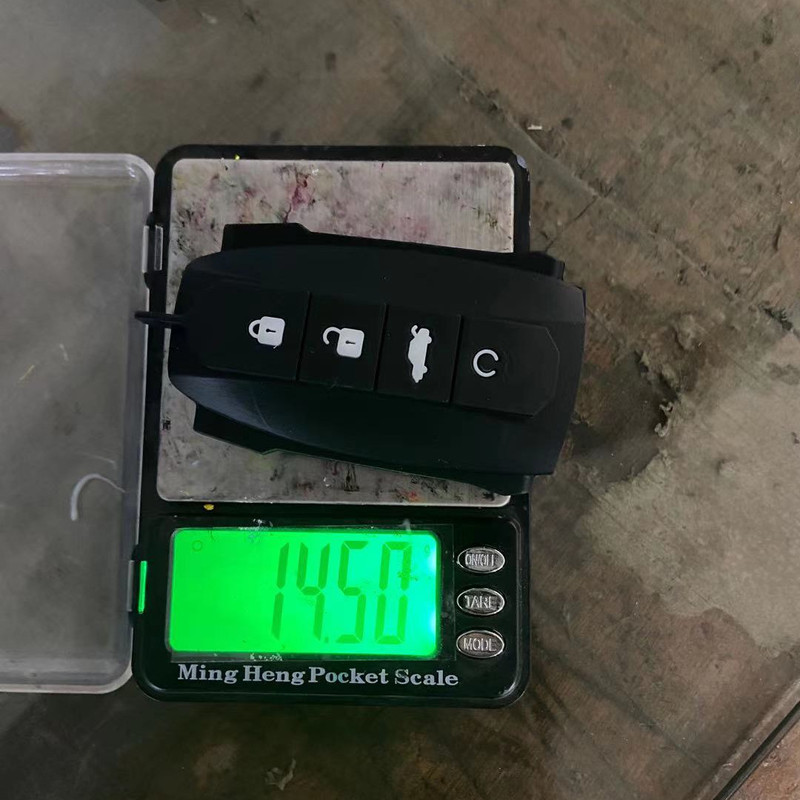 ソース工場卸売りシリカゲルキーセット合金自動車のキーホルダーは各種類のデザインのシリカゲル製品をカスタマイズできます。|undefined