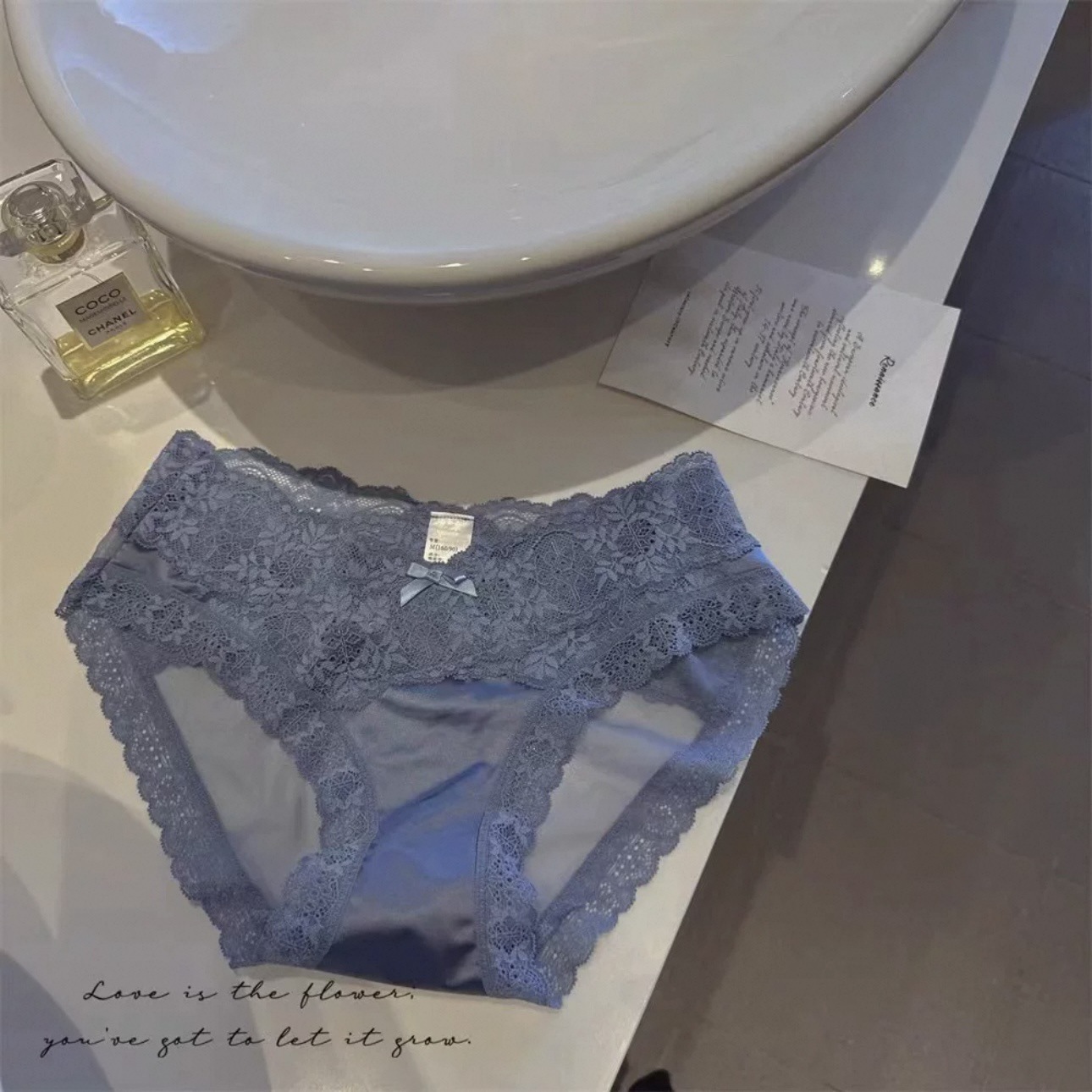 2025新型フランス高級レースパンツ女性用サテン氷糸無痕女性の新型中低腰大サイズ女性