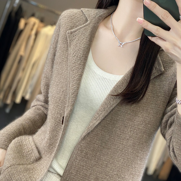 Women's autumn and winter short V-neck pure wool suit jacket new simple commuter OL knitted cardigan double-sided advanced Women's autumn and winter short V-neck pure wool suit jacket new simple commuter OL knitted cardigan double-sided advanced