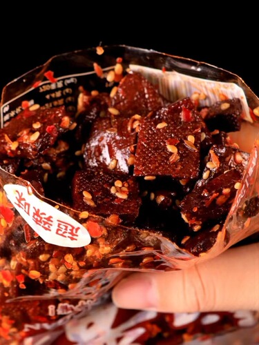 Pingjiang Soybean Dried Fish with Spicy Flavor 125g per pack, Spicy and Numbing Tofu Dried Fish Office Snacks Leisure Snacks