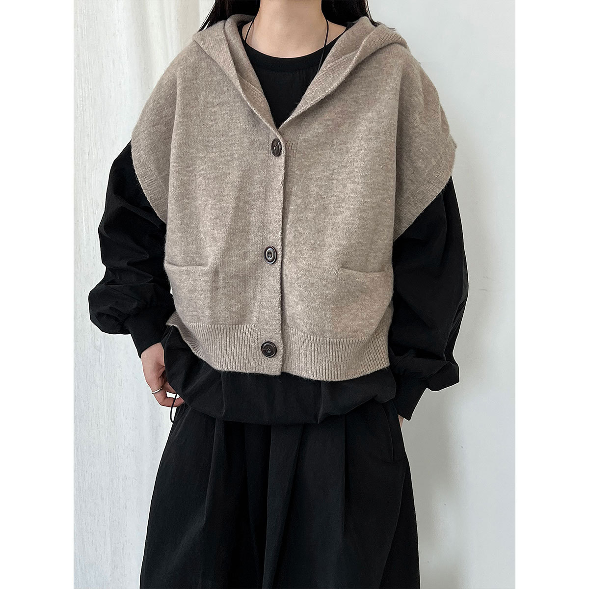 鹿西 韩系宽松大版连帽无袖针织开衫女秋季新款叠穿短款马甲ss845