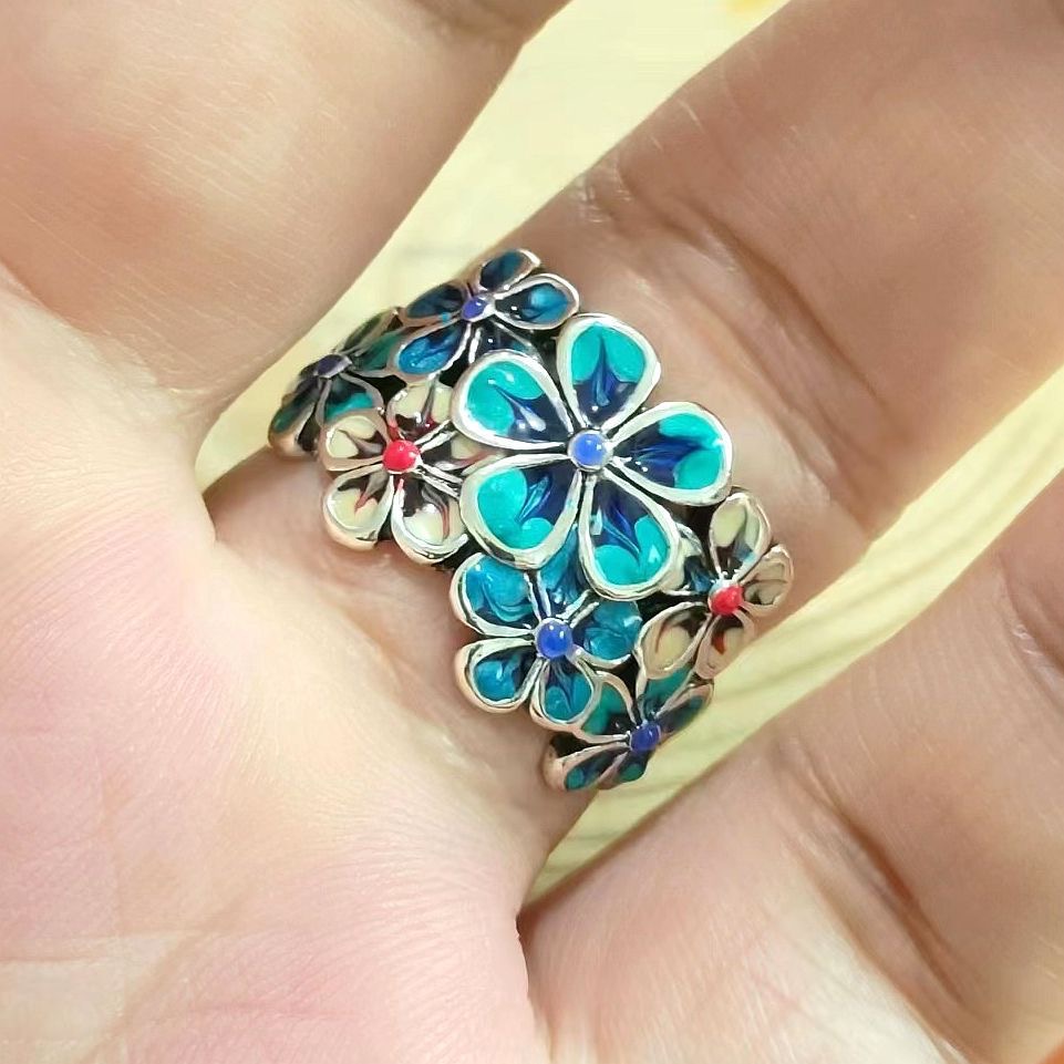 Sophisticated fashionable ethnic elegant enamel