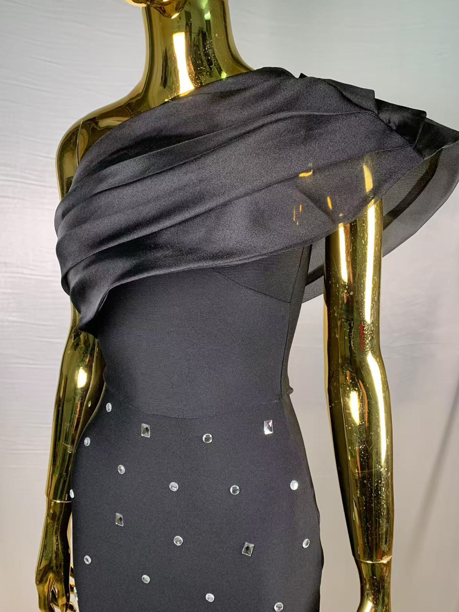 Europa y los Estados Unidos ropa de mujer de alta elasticidad elegante hombro inclinado vestido de fiesta de diamantes vestido de gala vestido de noche vestido largo