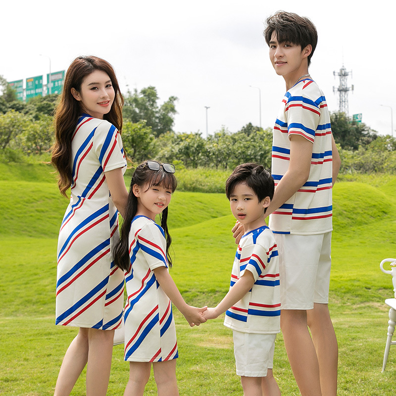 2024 verano nuevo vestido a rayas para padres e hijos, familia de tres, cuello redondo, decoración del hogar, vestido de madre e hija, traje de pareja
