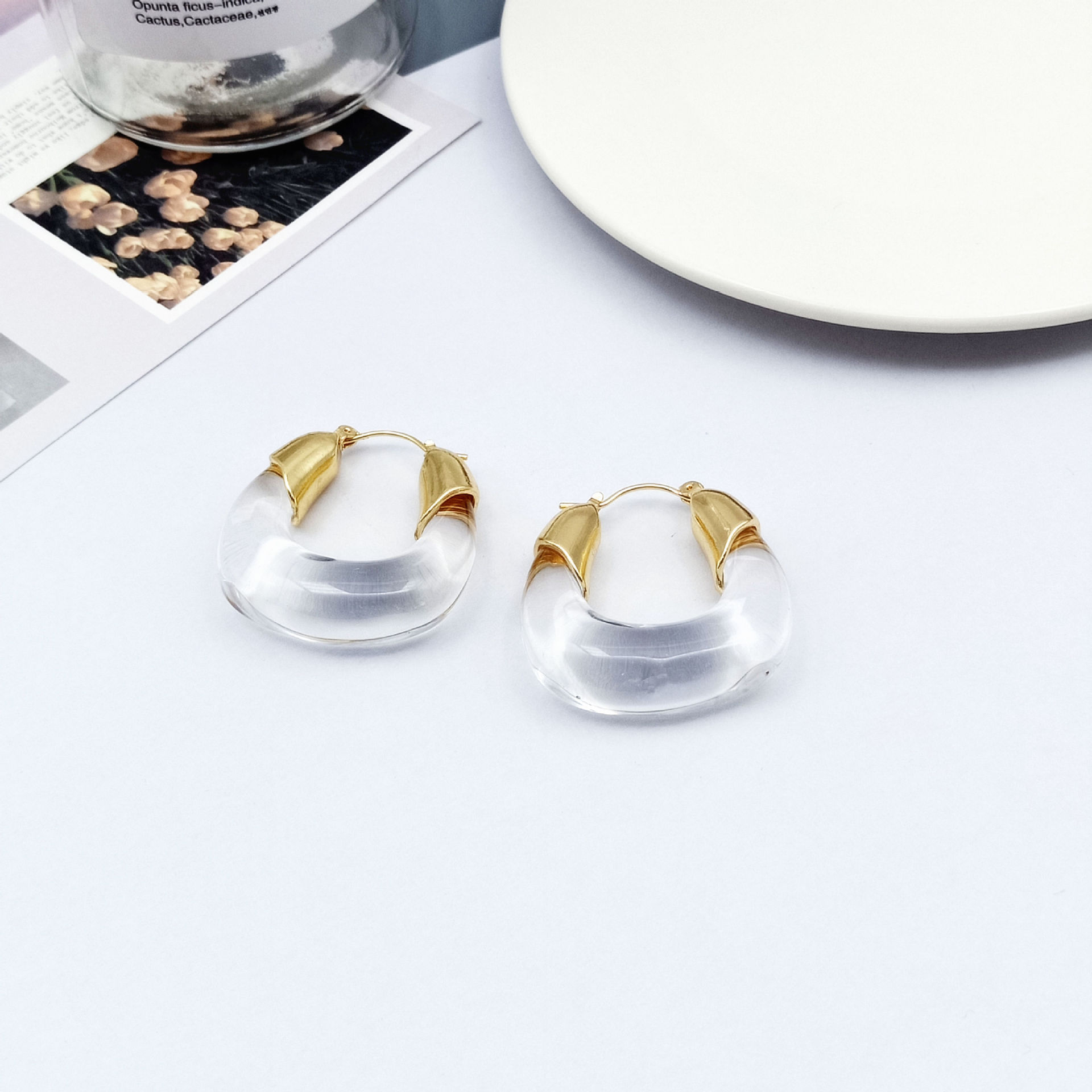 Simple Style U Shape Resin Hoop Earrings display picture 5