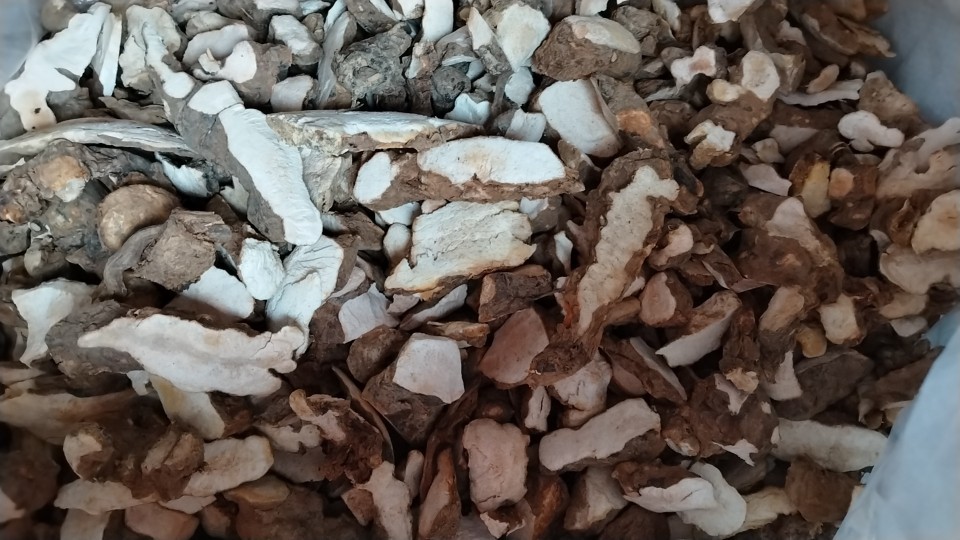 Dried Smilax Glabra Slices Tu Fu Ling 500g Hunan Starchy Rhizome for Tea and Soup key features