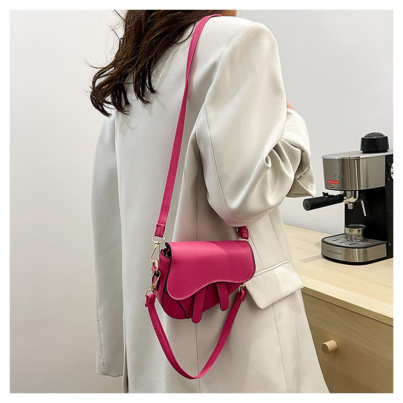 Kleines Nischendesign für Frauen 2024 neuer Sommer minimalistischer Crossbody, einzelne Schulter, Unterarmtasche, modische Textur_voghion.com