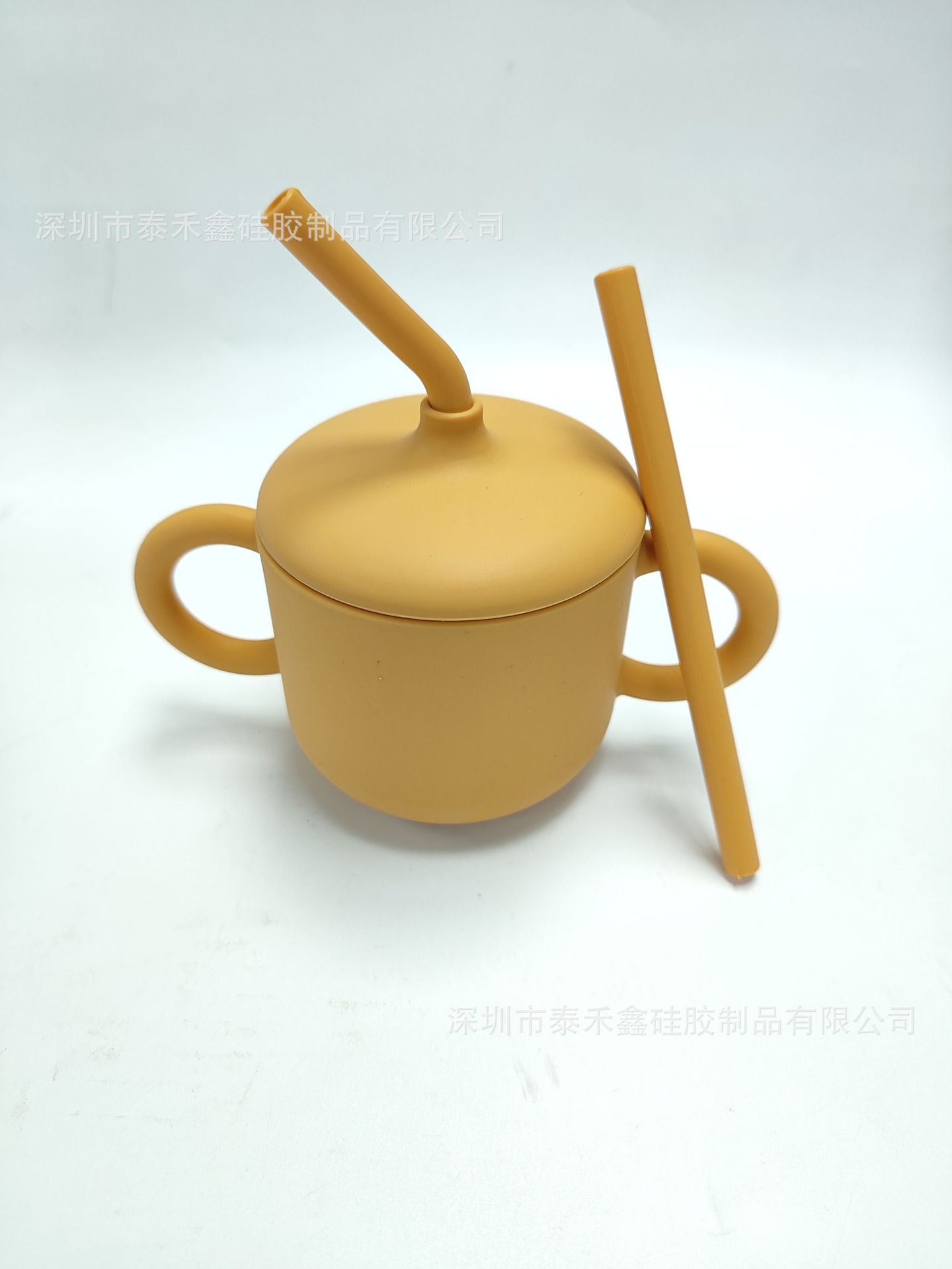 Doble oreja de tipo pétalo abierto de silicona snack taza con mango bebé snack caja creativa beber taza en stock