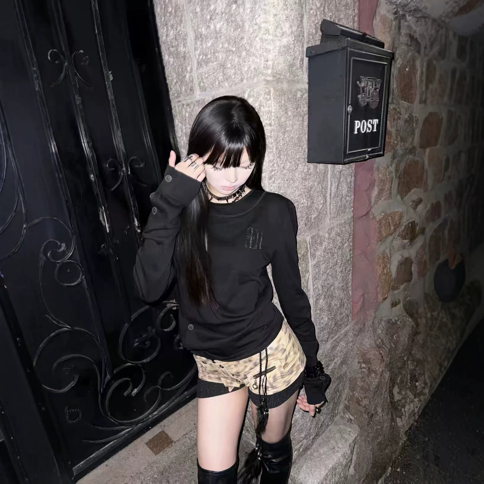 y2k亚文化黑色长袖t恤女秋季内搭打底衫收腰正肩假两件上衣视觉系