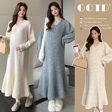 孕妇装秋冬季潮妈时髦新款针织连衣裙怀孕期宽松型显瘦打底长裙子
