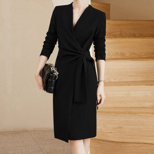 Early spring new commuter style long-sleeved dress, temperament, socialite, lace, waist, figure-fitting, buttocks dress, women