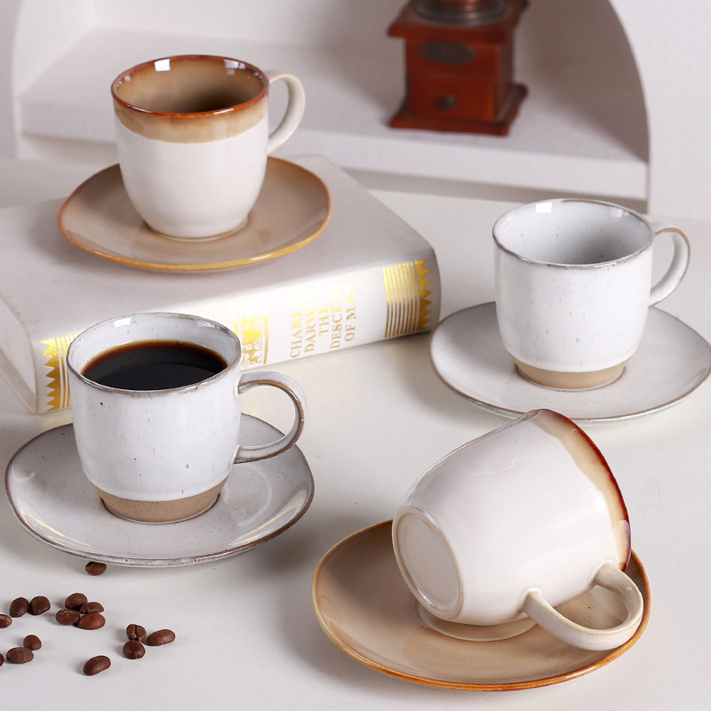 Nuevo estilo europeo taza de café de cerámica retro juego de taza y plato de cerámica exquisita de alta gama taza de té de la tarde de alto valor al por mayor
