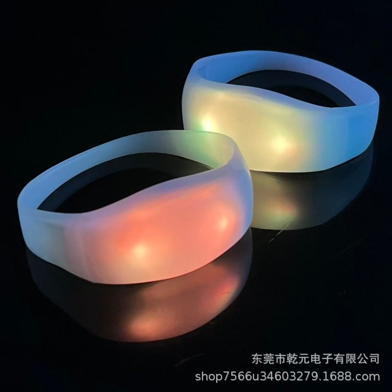 Led silicona control remoto luminiscente pulsera de concierto estrella auxiliar props pulsera de control remoto