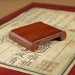 雷击枣木雕刻祥云书卷底座茶壶奇石玉器印章墨床古董微型盆景摆件