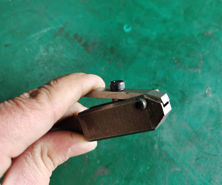 变压器飞线拧线治具单轴绕线机用的拧线治具绝缘线拧线治具拧飞线