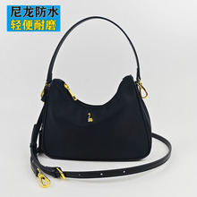 ����ŮҸ�°�ͨ�ں��s�|��������������n�����μ�б������Ů��